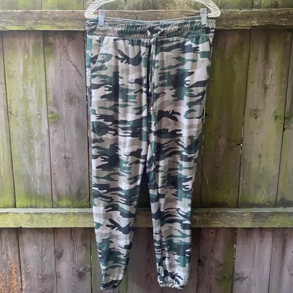 Harmony & Havoc camouflage sweatpants sz. L